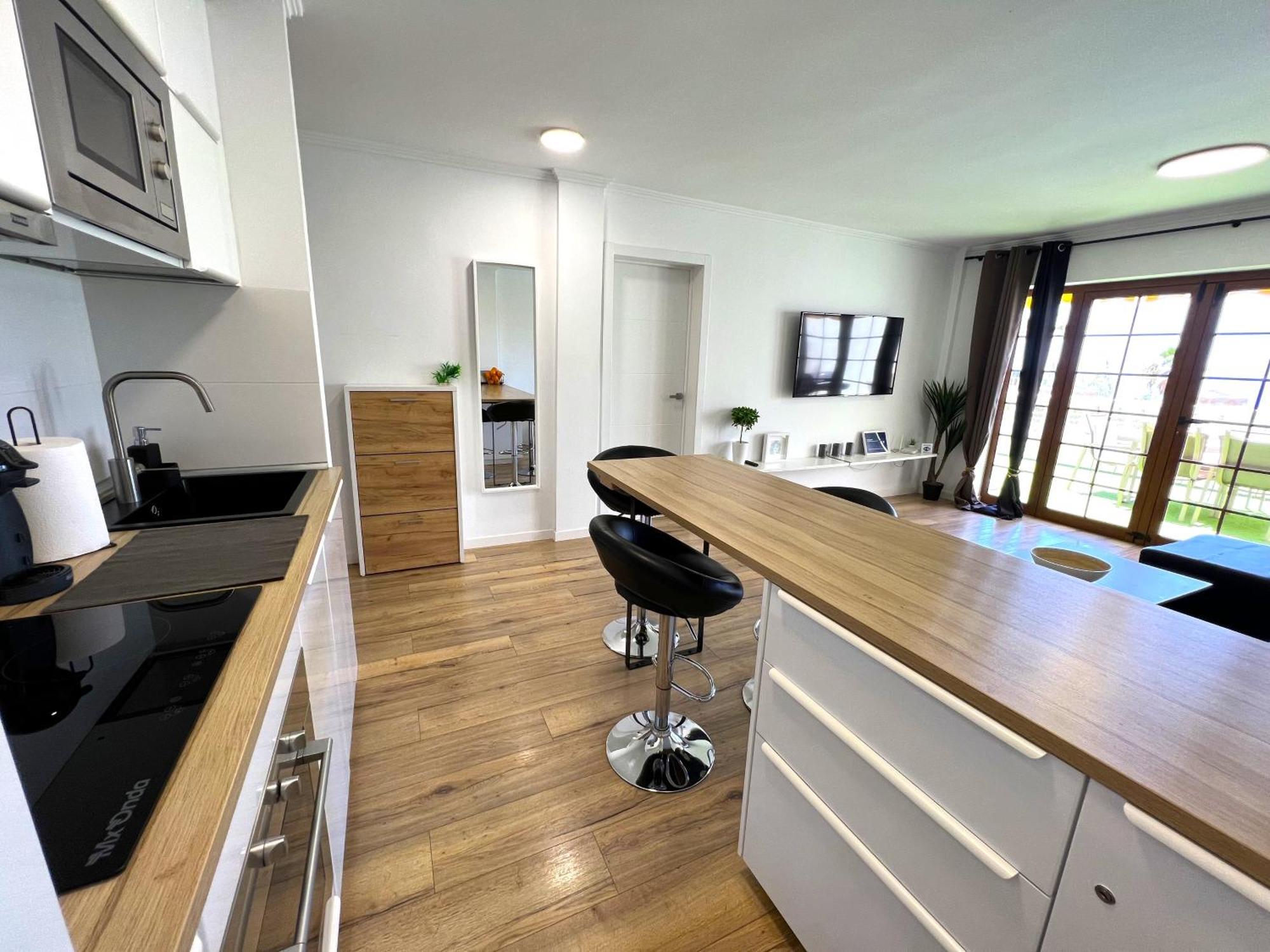 Paulmarie Ocean View Apartament *